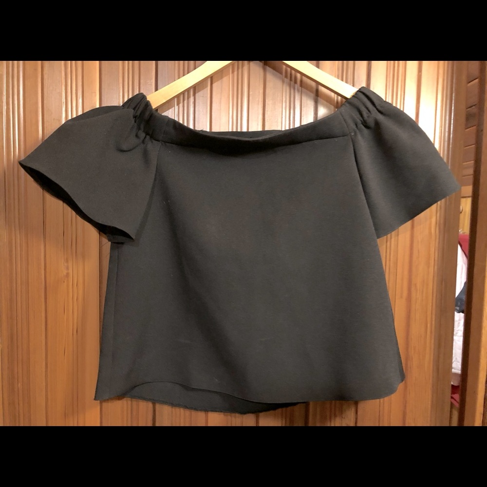 Dotti off shoulder too with ruffle sleeves